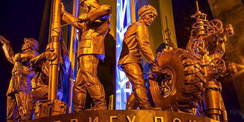 Oil Fountain Monument, Surgut